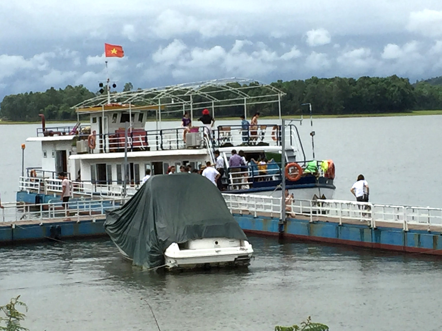 Thông tin từ đường dây nóng